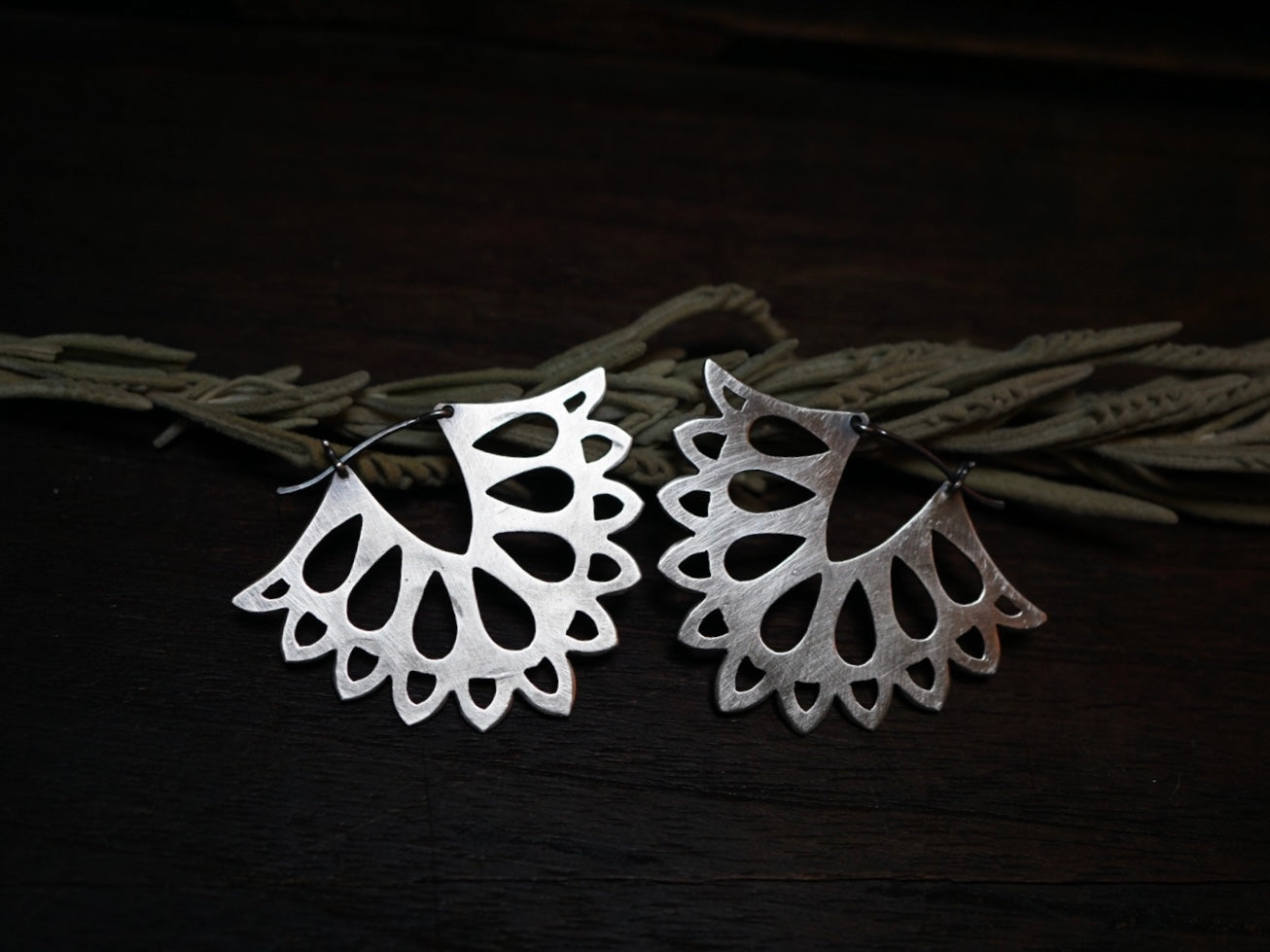 Frill Hoops